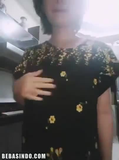 3608-Bokep-Indo-Meruchan-Sange-Colmek-di-Dapur_1 1